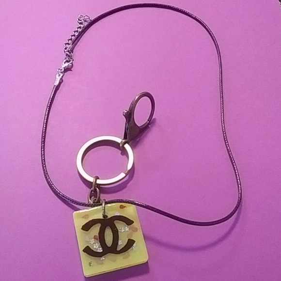 💐 Necklace/Keychain🌼 3/$25 - Picture 3 of 5